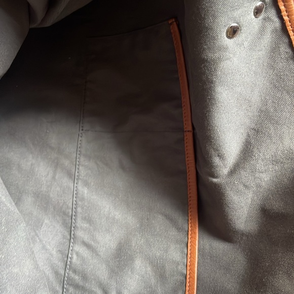 Elegant Leather And Cavas Tote Longchamp - Picture 8 of 11